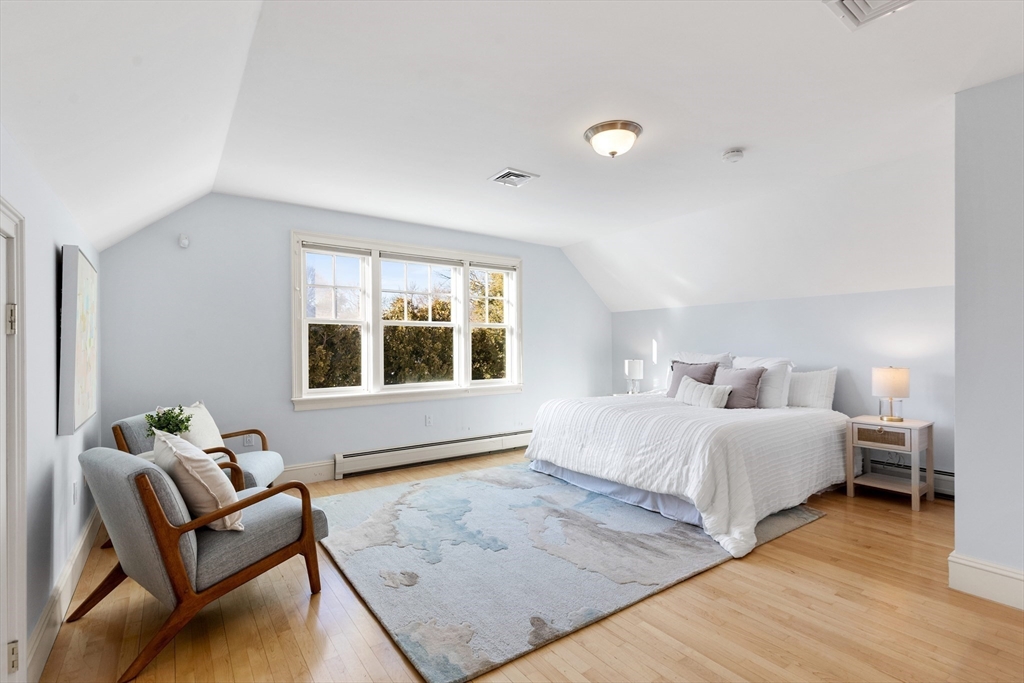 22 Fairbanks Rd