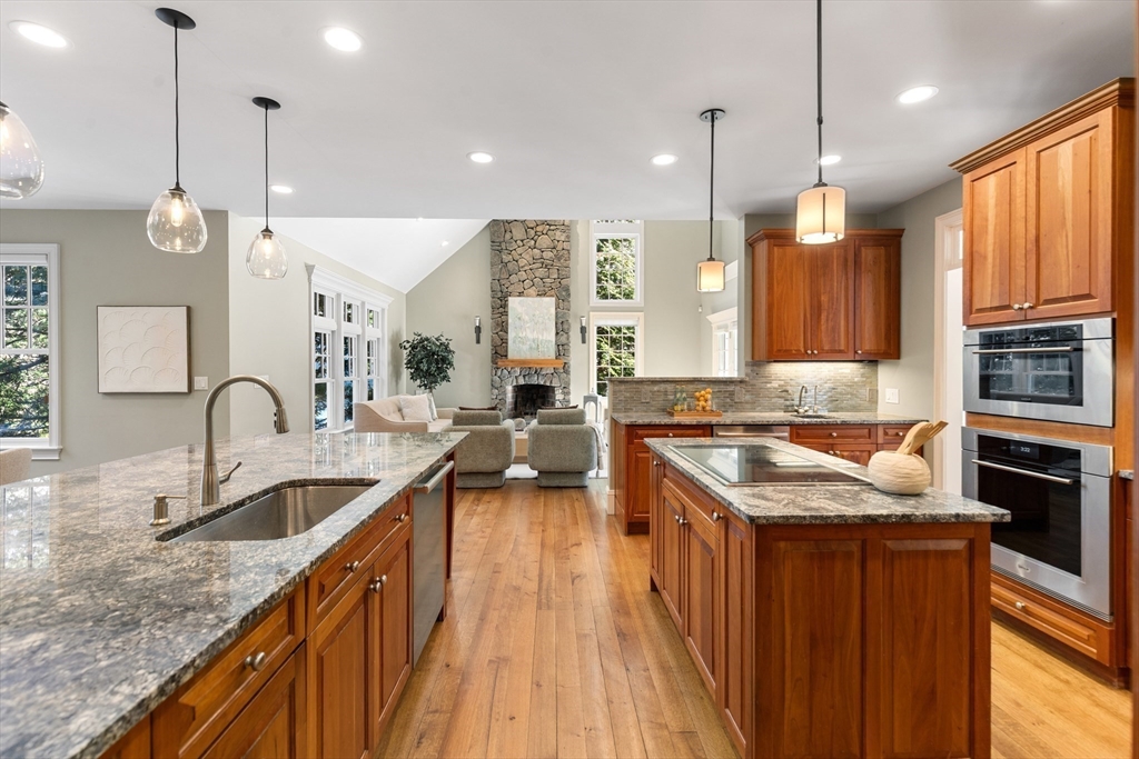 22 Fairbanks Rd