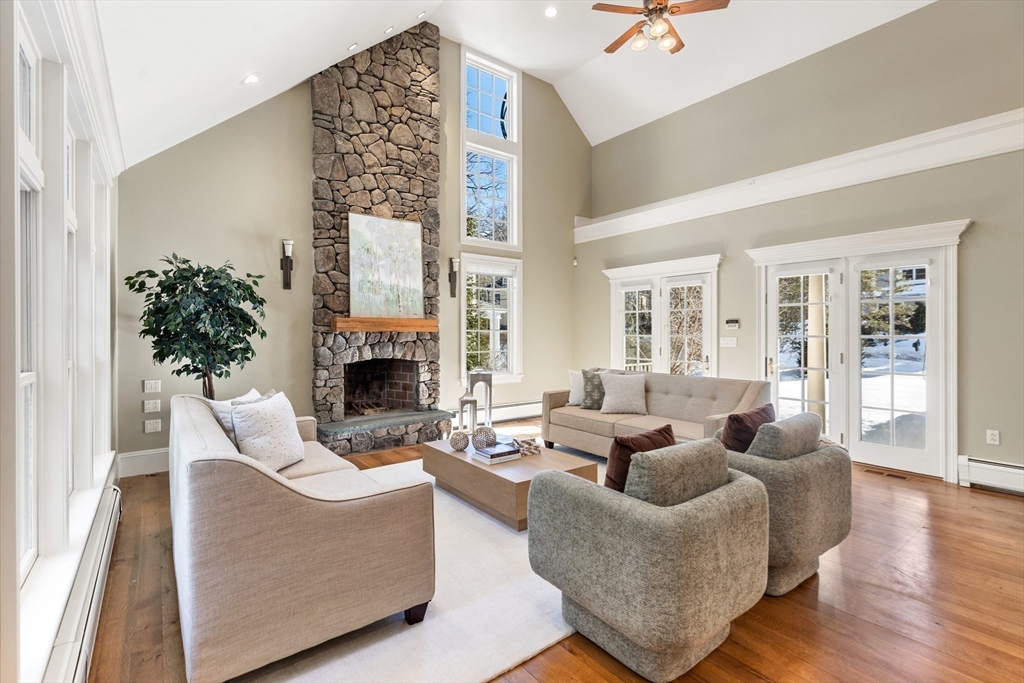 22 Fairbanks Rd