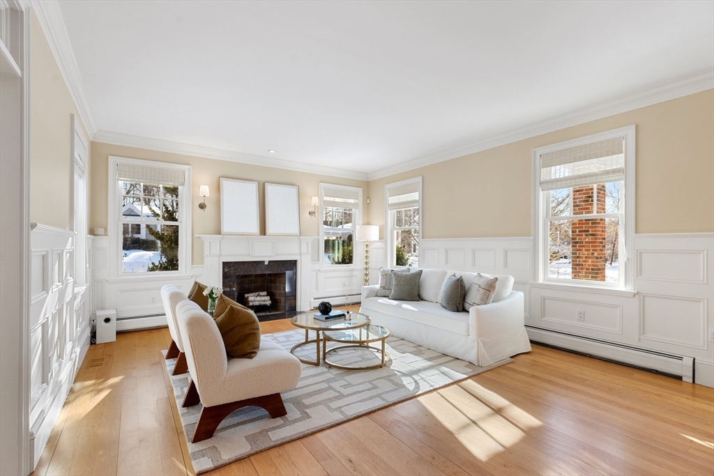 22 Fairbanks Rd