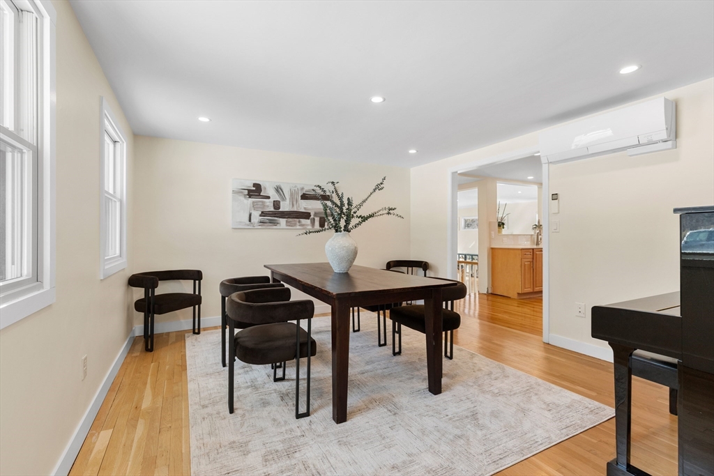 1 Maureen Rd