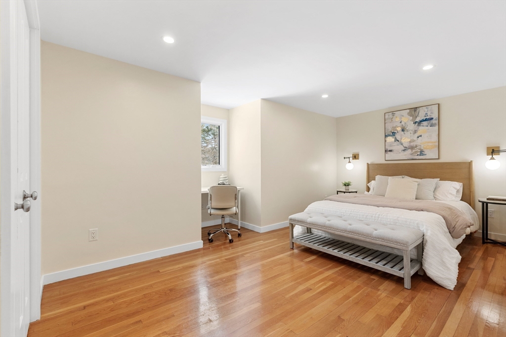 1 Maureen Rd