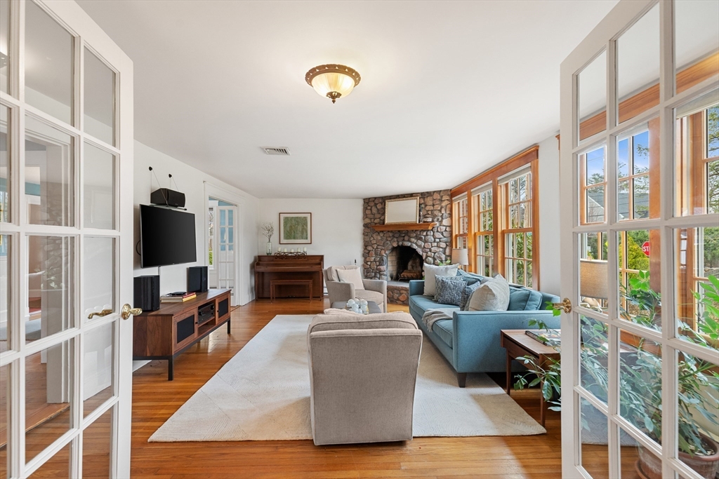 6 Freemont St