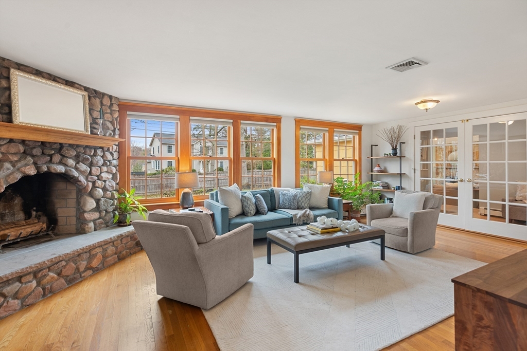 6 Freemont St