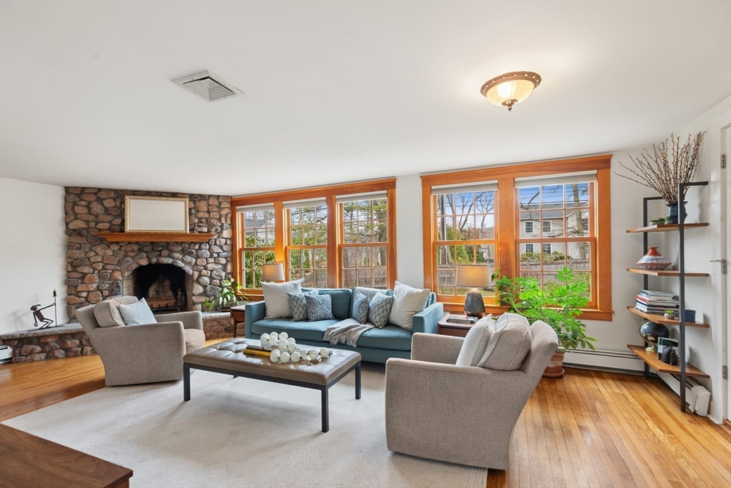 6 Freemont St