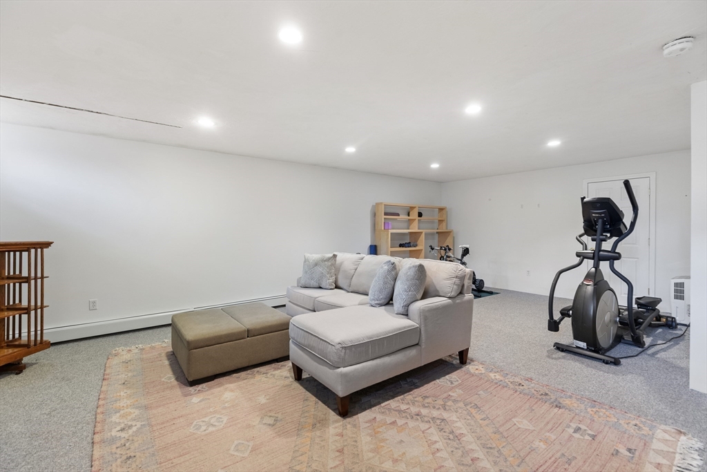 6 Freemont St