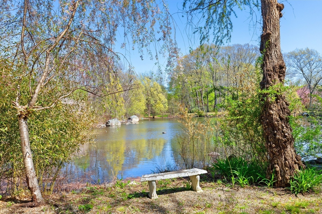 16 Solomon Pierce Rd