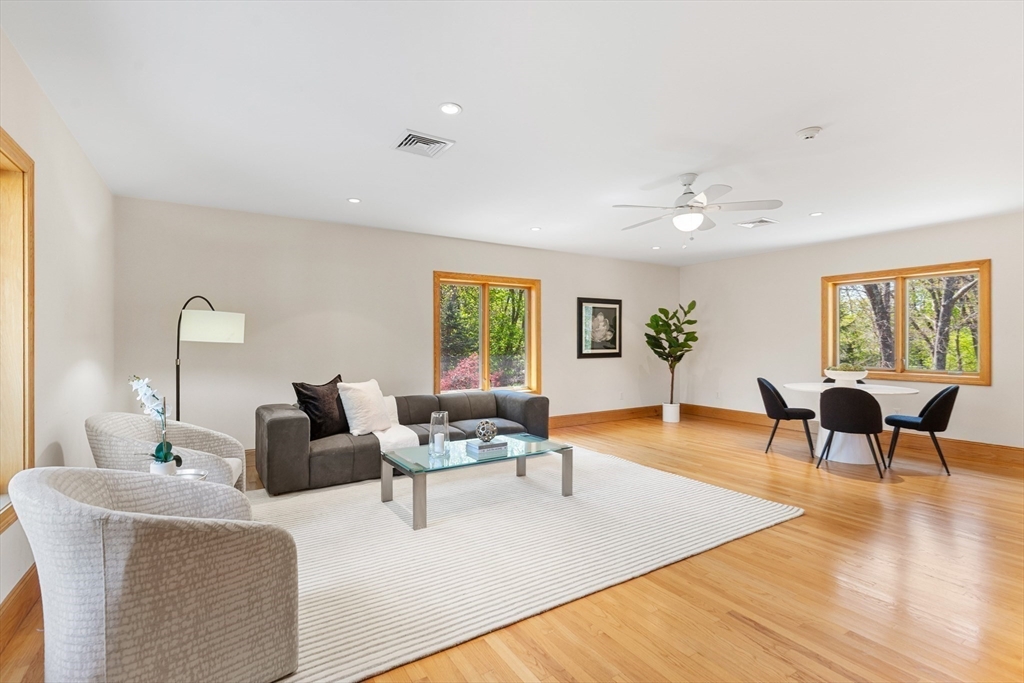 16 Solomon Pierce Rd