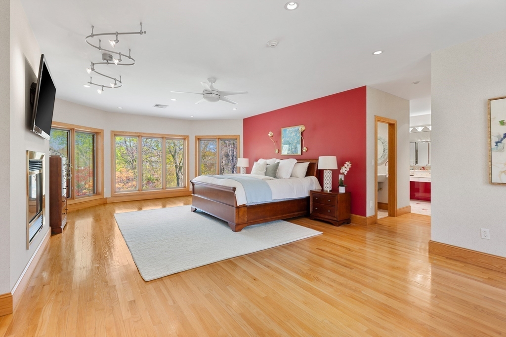 16 Solomon Pierce Rd