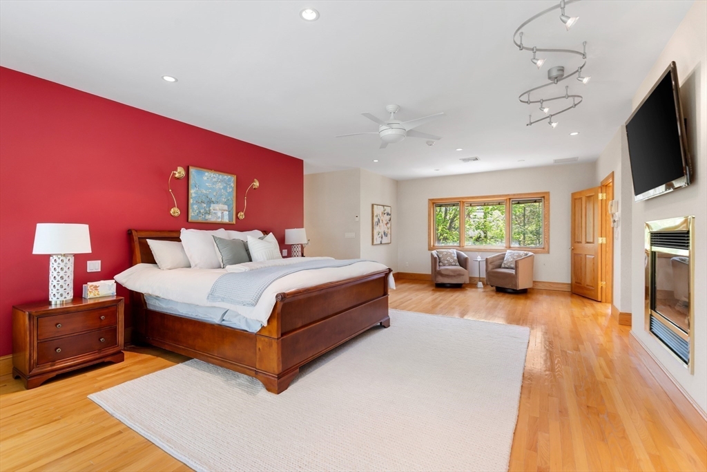 16 Solomon Pierce Rd