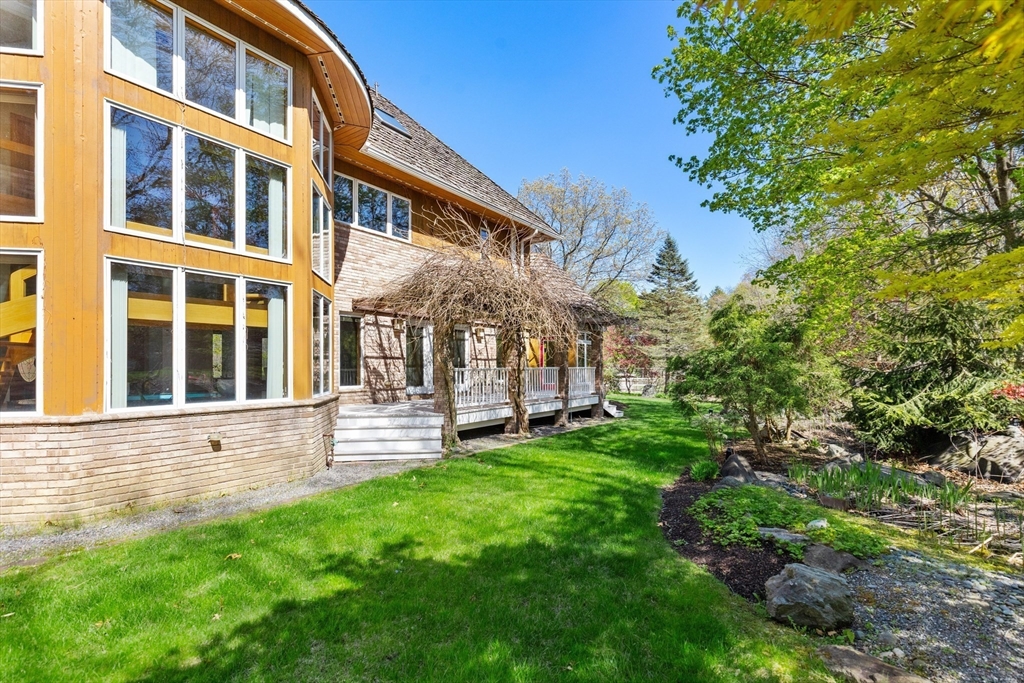 16 Solomon Pierce Rd