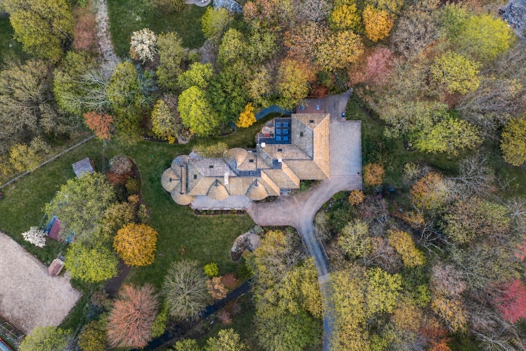 16 Solomon Pierce Rd