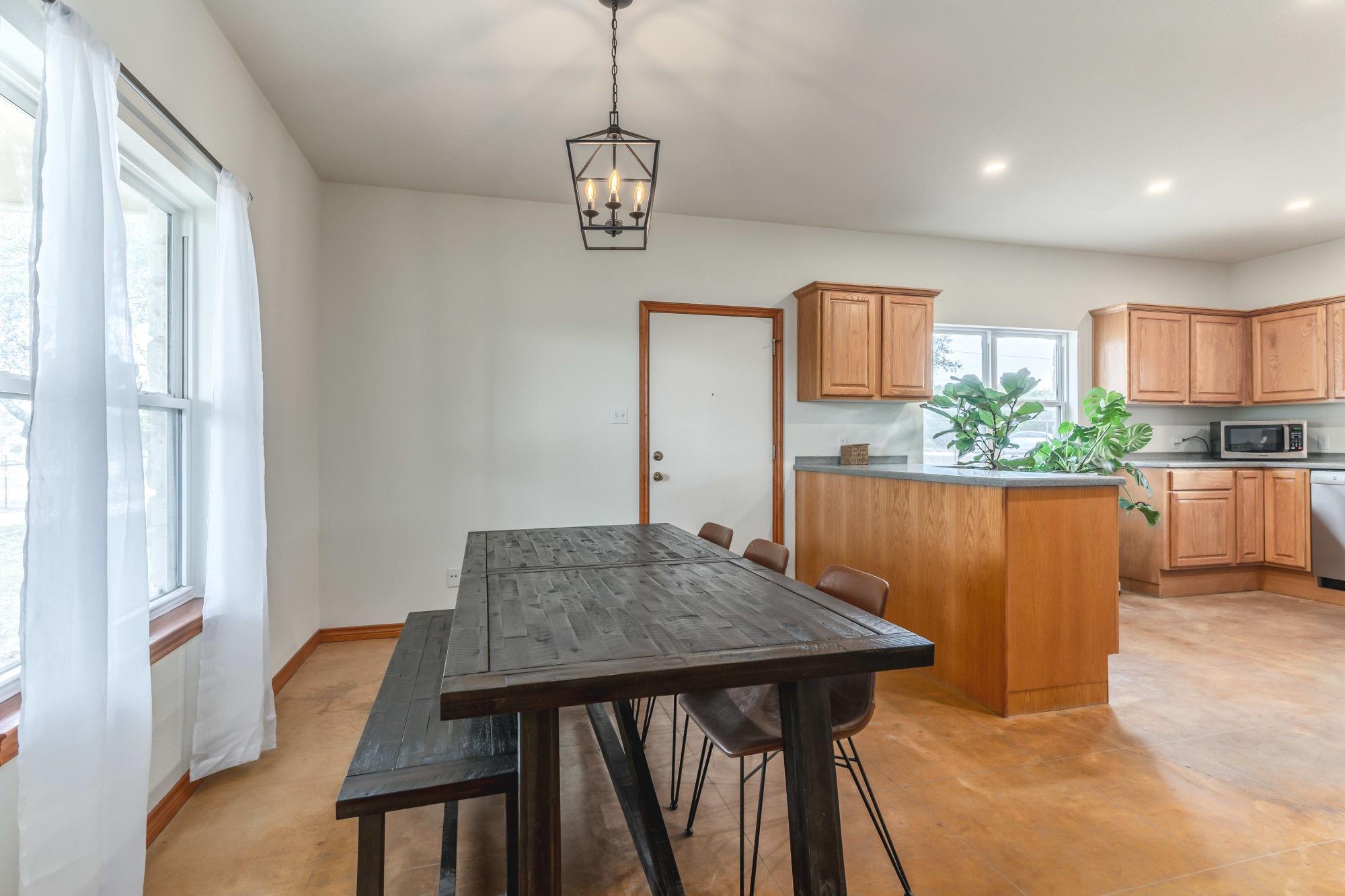 2551 Spring Valley DR