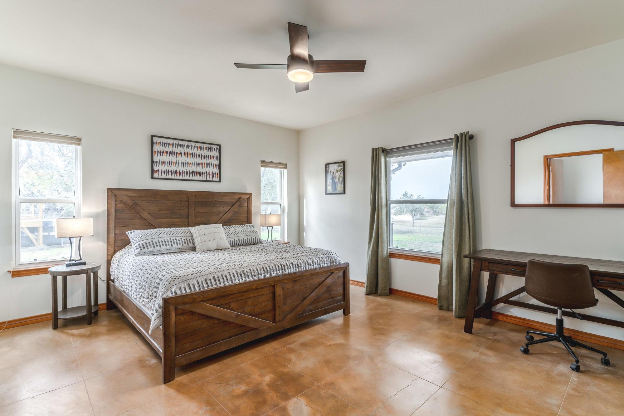 2551 Spring Valley DR