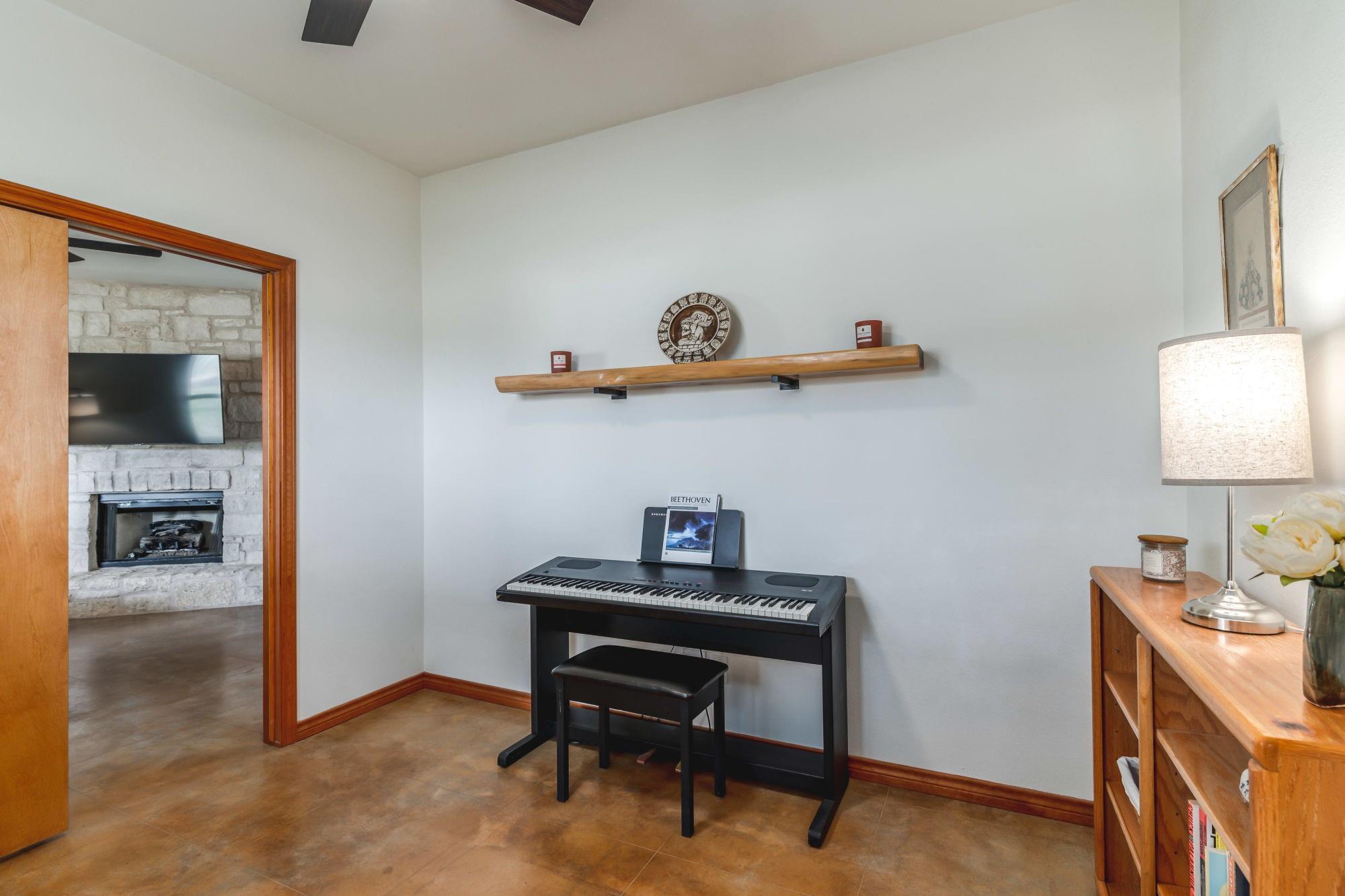 2551 Spring Valley DR