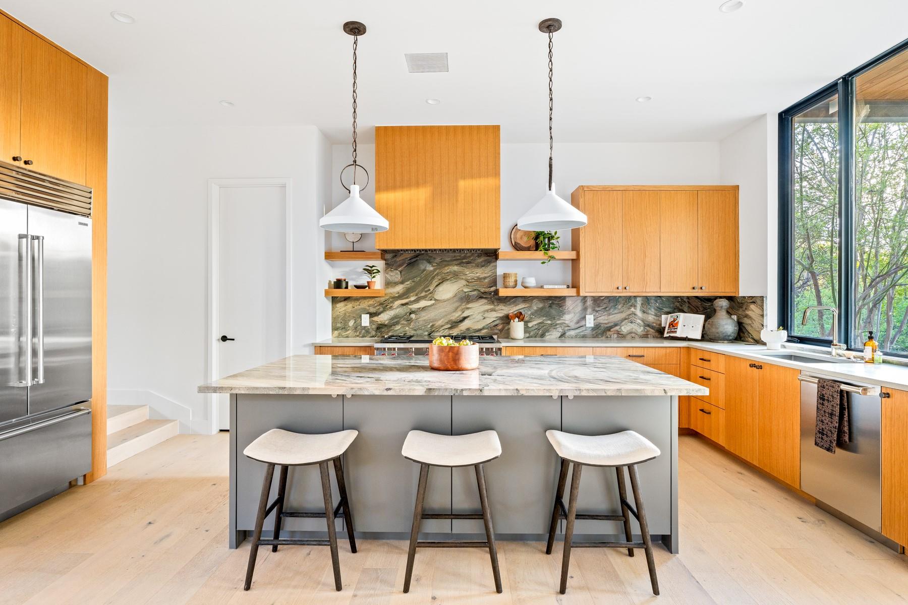 1505 Alameda DR