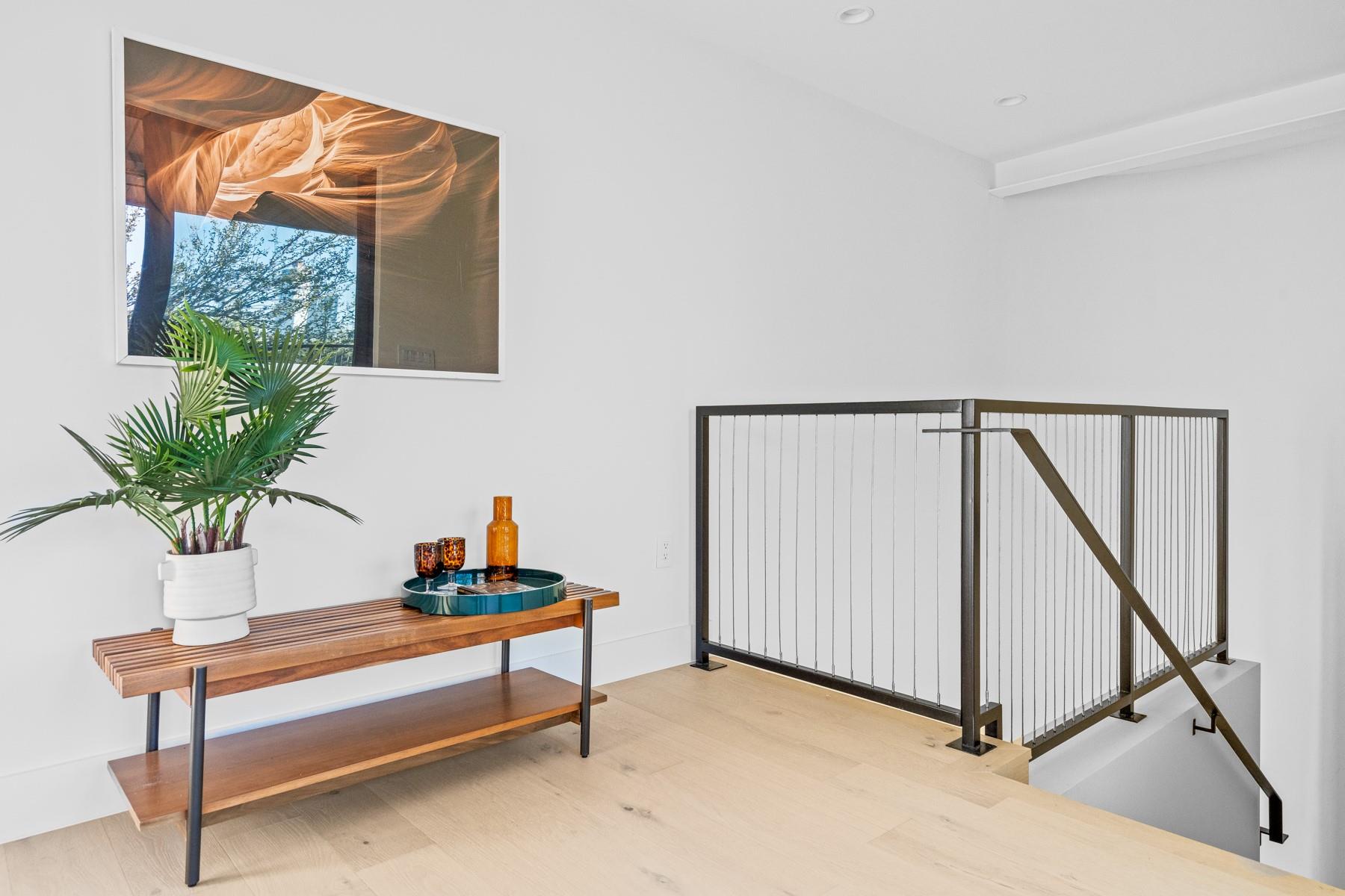 1505 Alameda DR