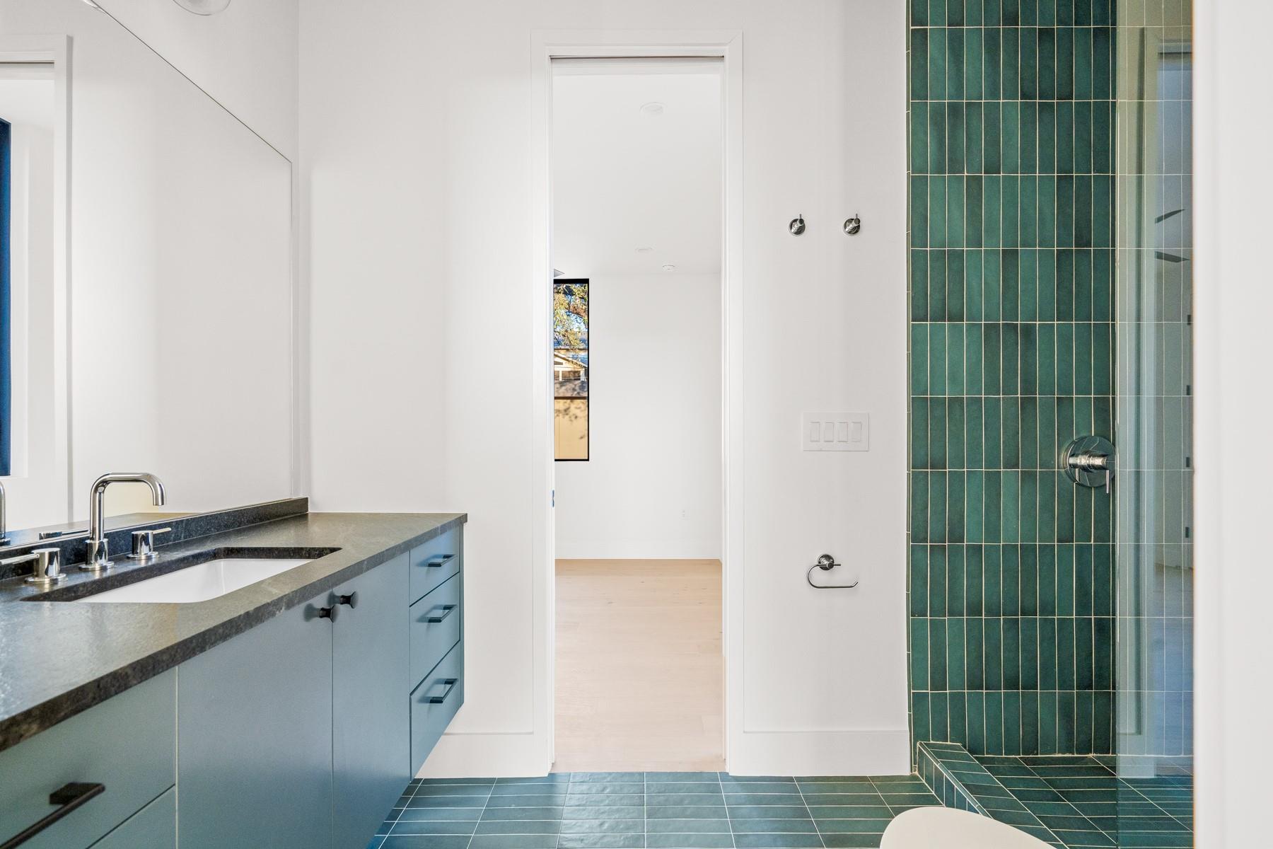 1505 Alameda DR