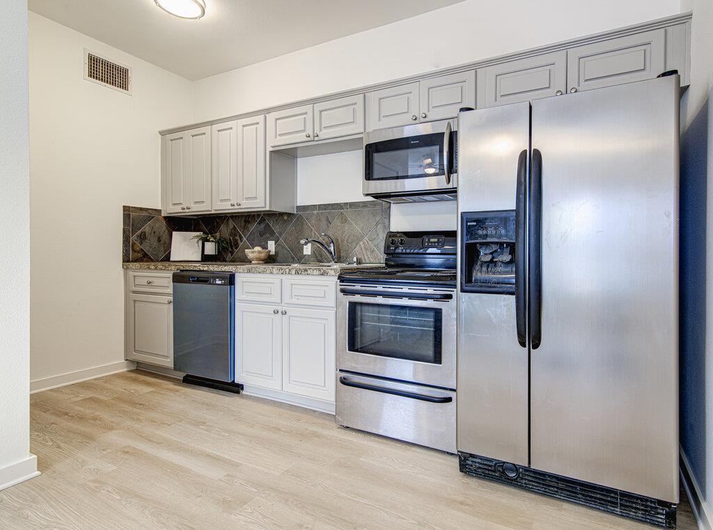 2106 Cullen Ave # 208