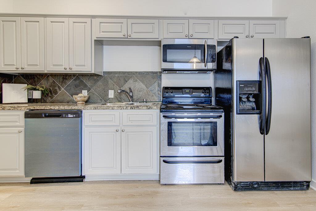 2106 Cullen Ave # 208