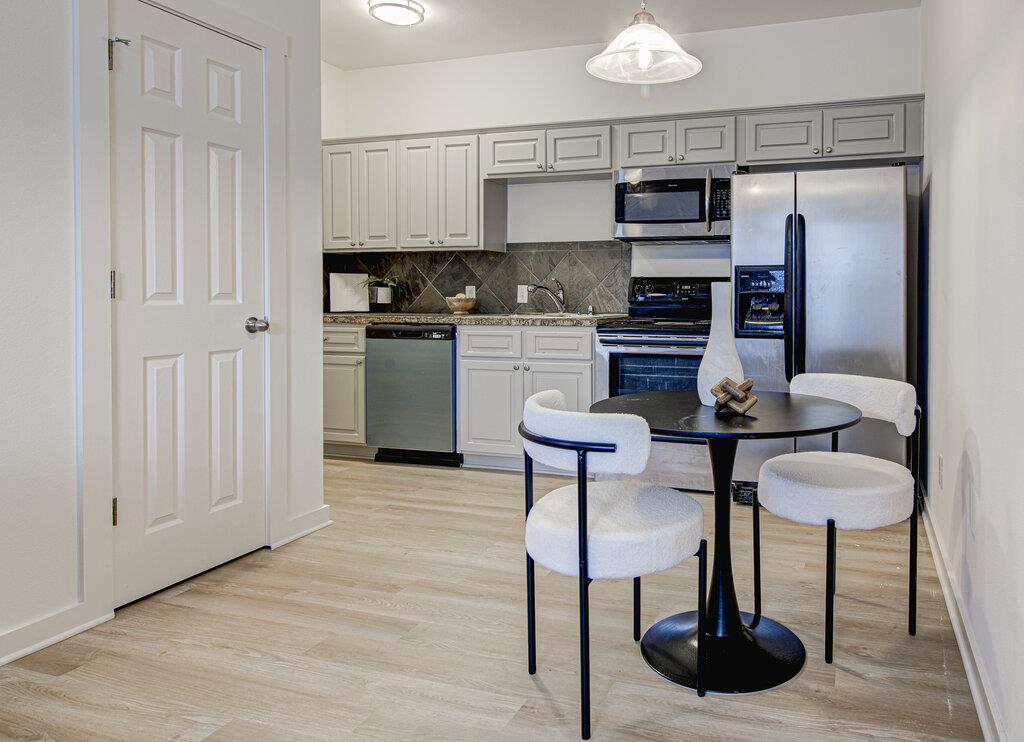 2106 Cullen Ave # 208