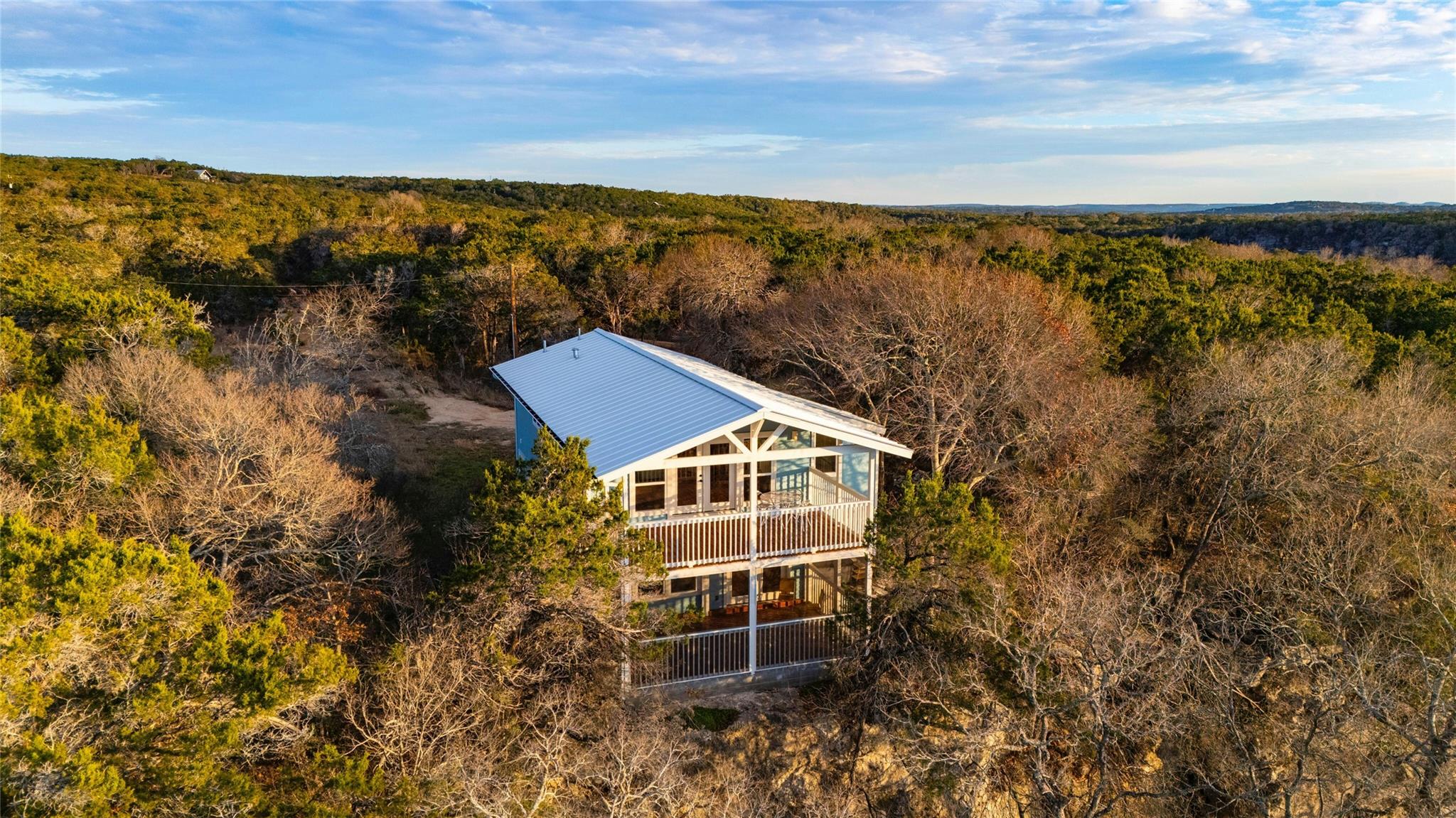 550 Cliffside 29-30 RD