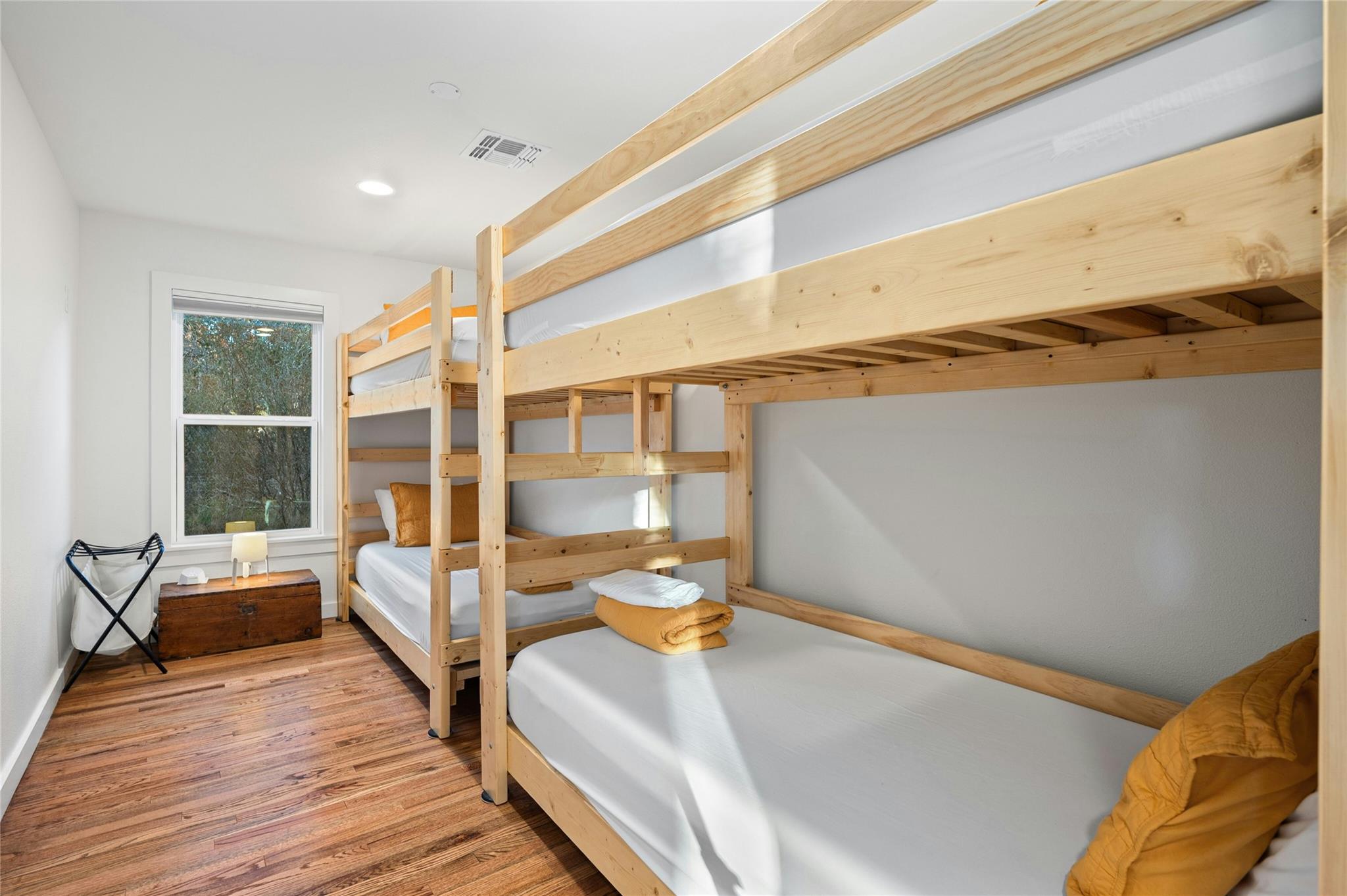 550 Cliffside 29-30 RD