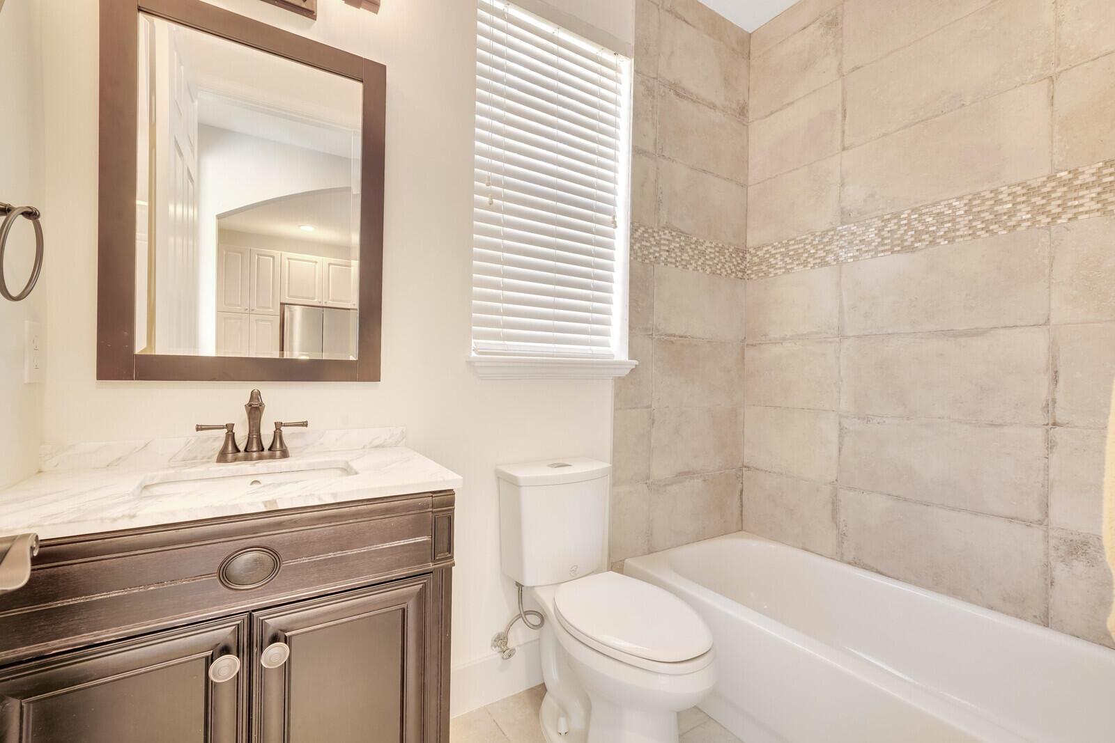 816 University Boulevard