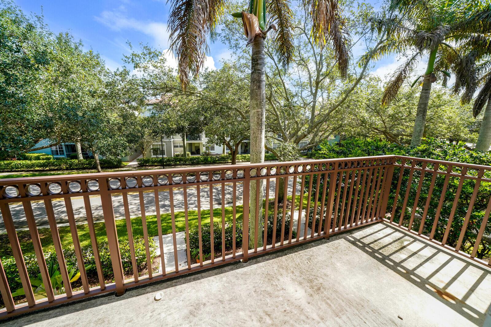 816 University Boulevard