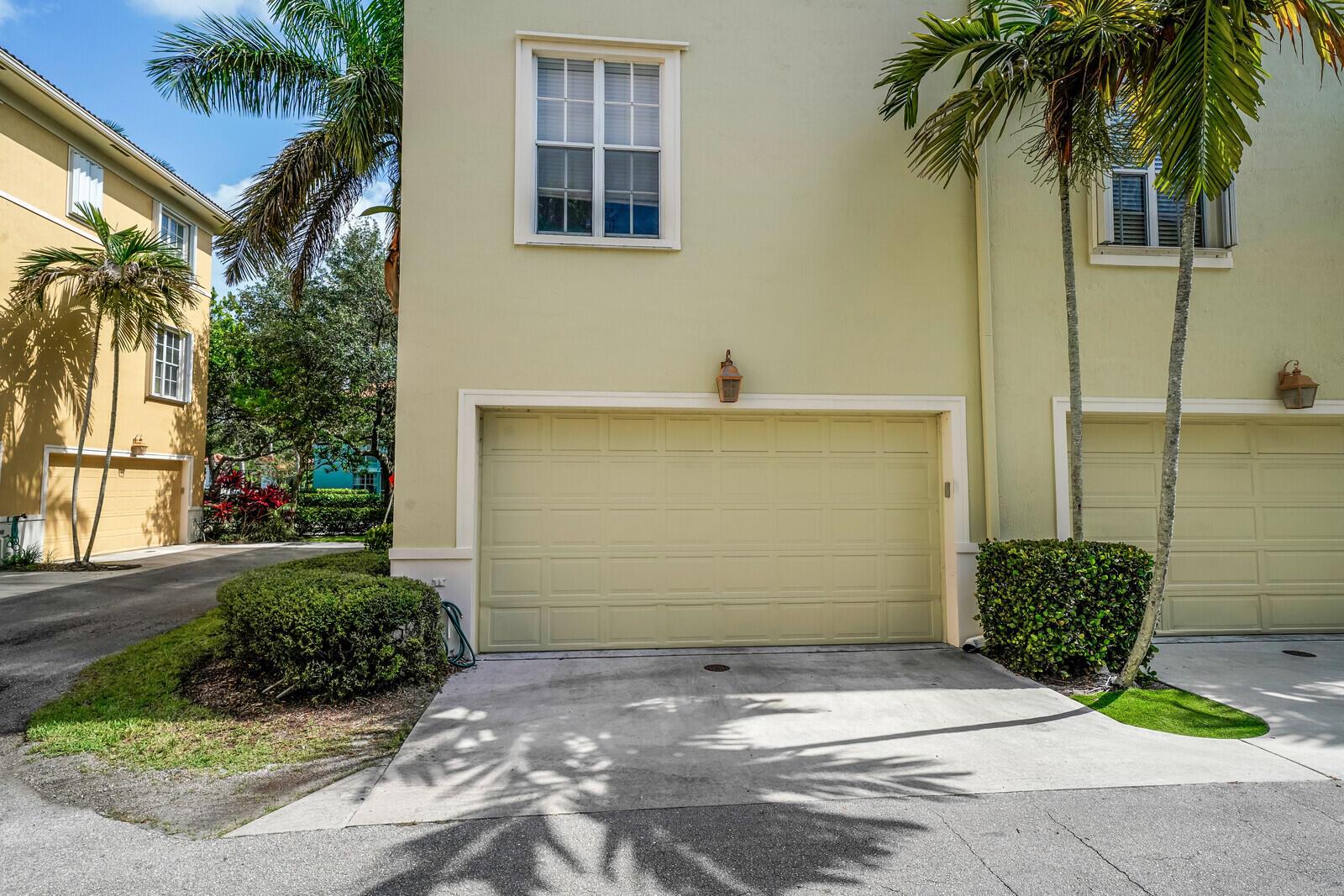 816 University Boulevard