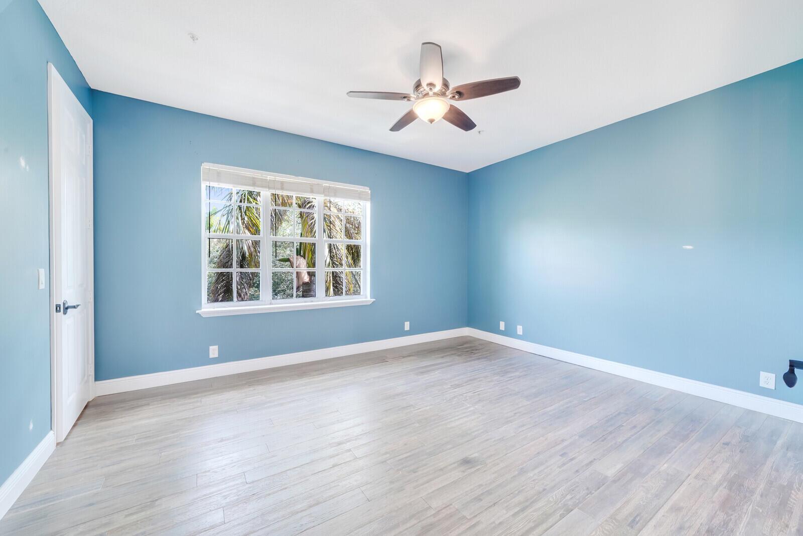 816 University Boulevard