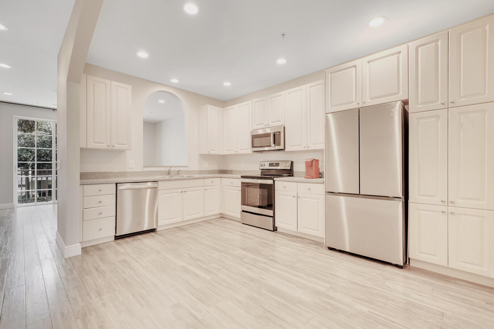 816 University Boulevard