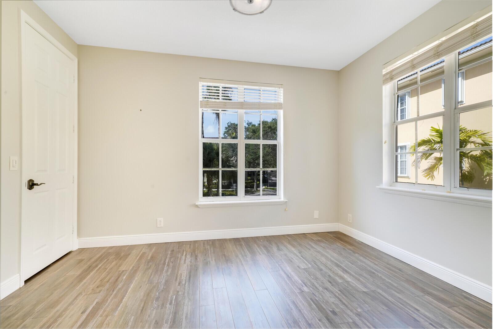 816 University Boulevard