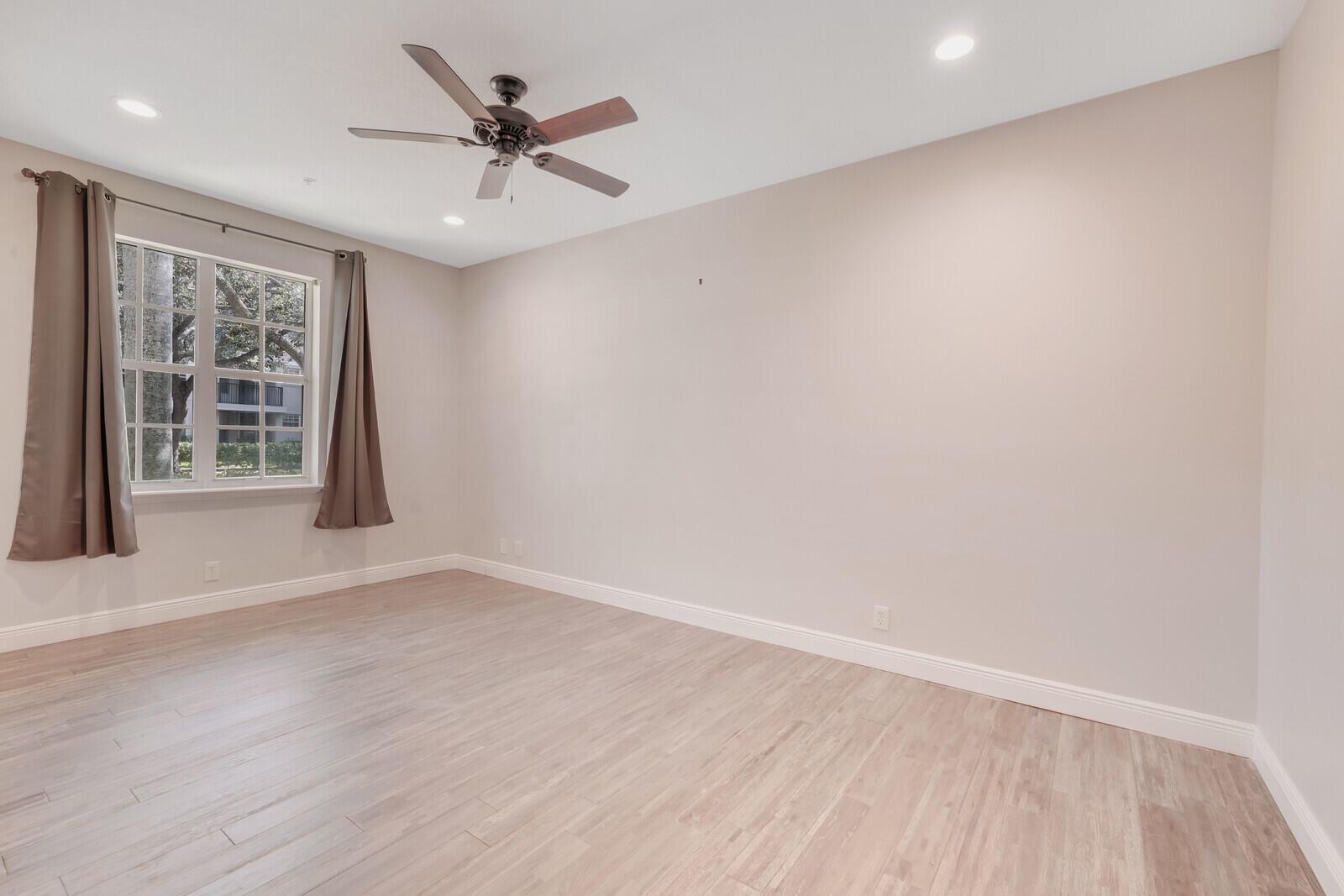 816 University Boulevard