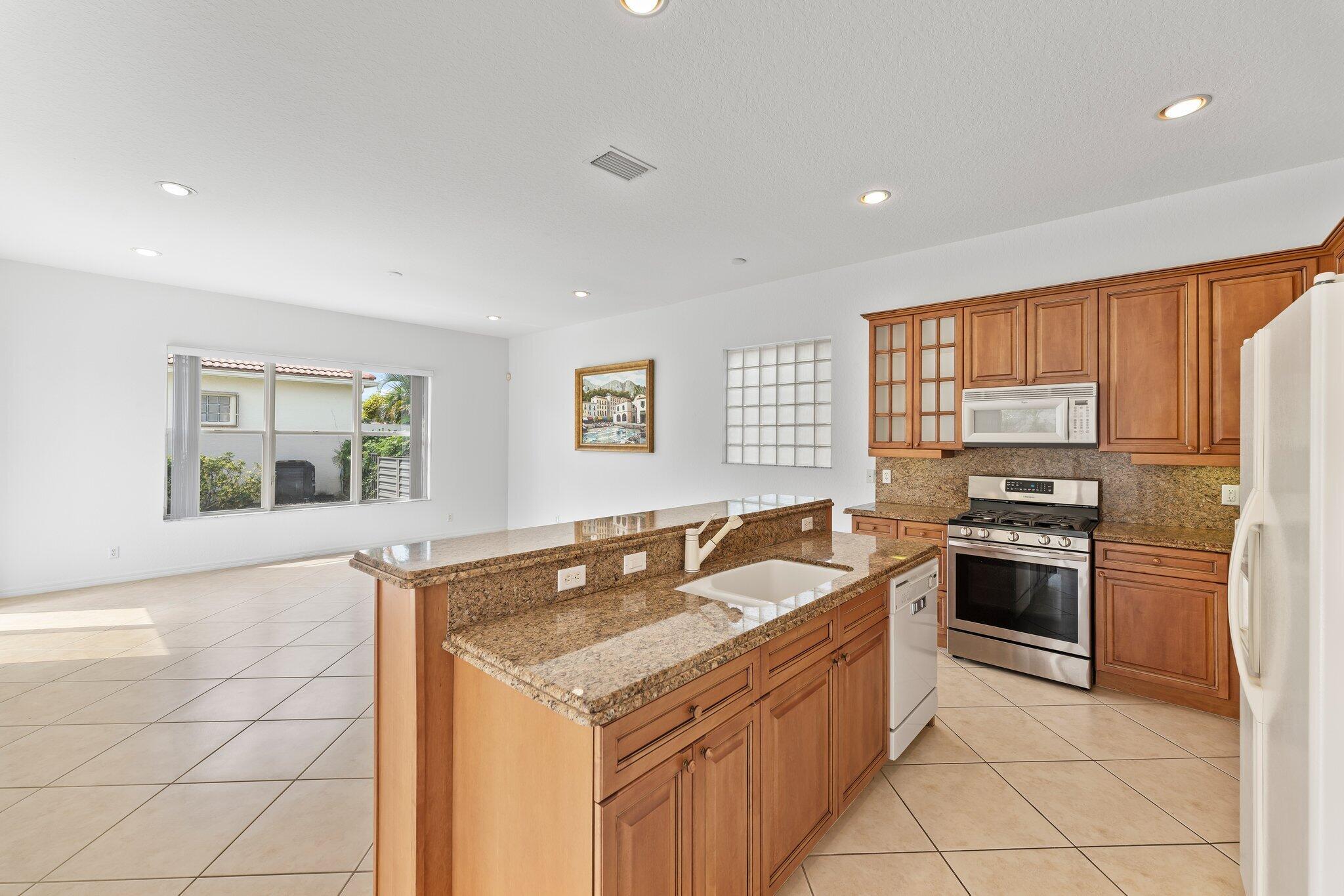 156 Isle Verde Way