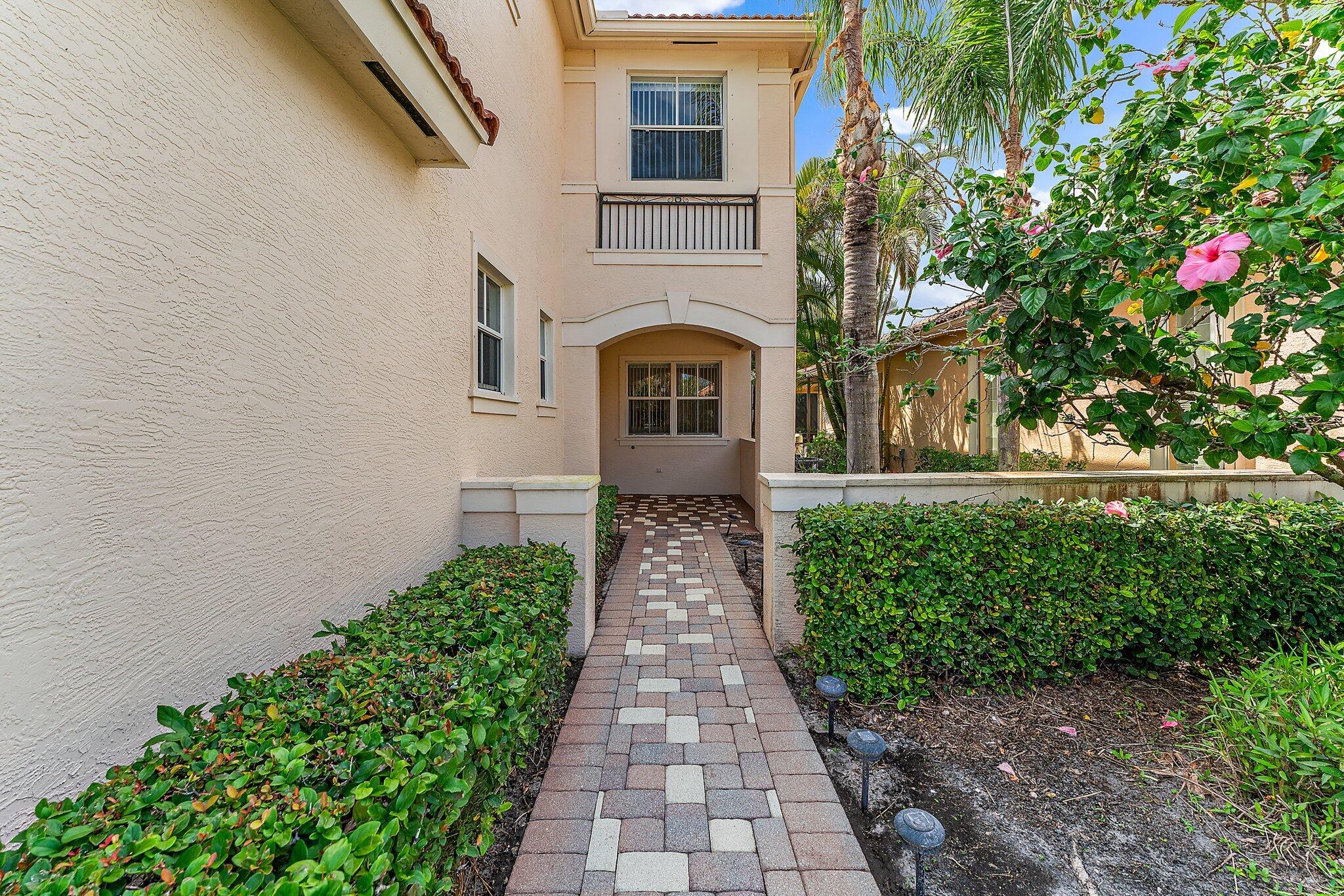 156 Isle Verde Way