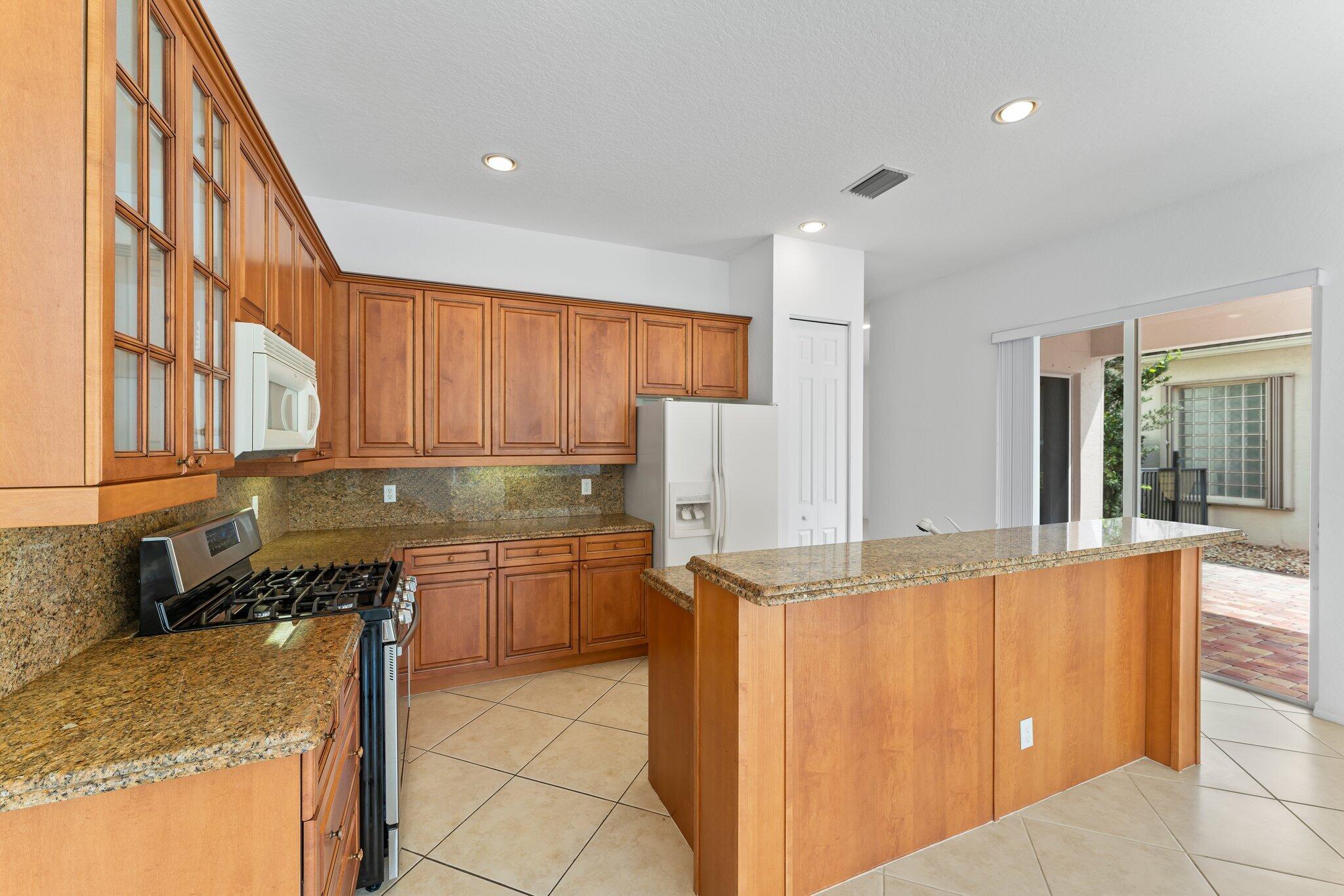 156 Isle Verde Way