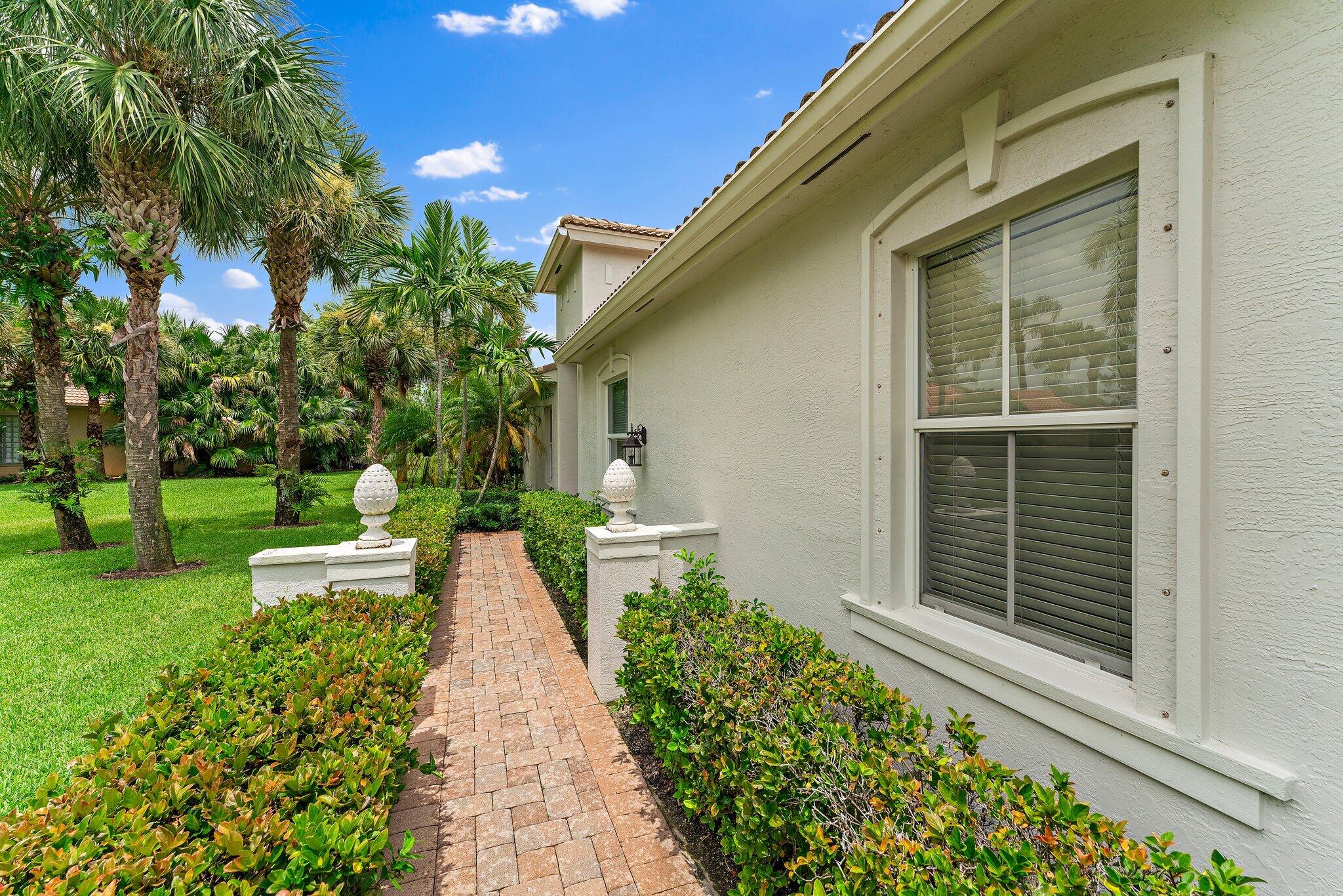 102 Isle Verde Way