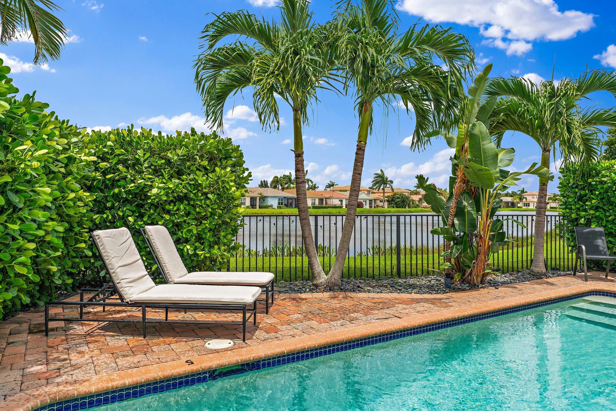 102 Isle Verde Way