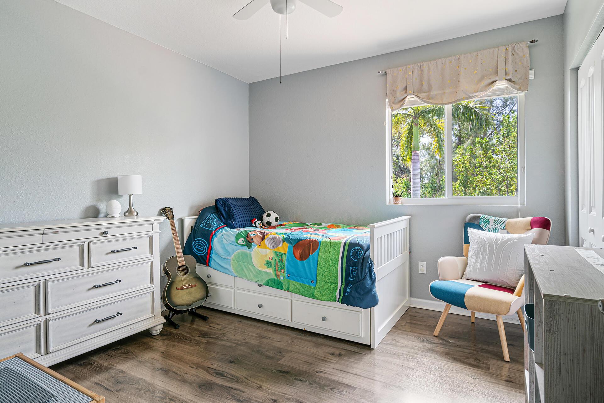 4725 Foxtail Palm Court