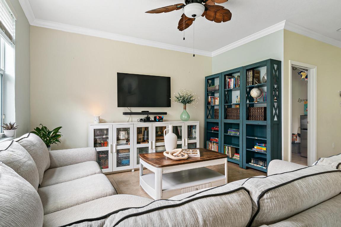 4725 Foxtail Palm Court