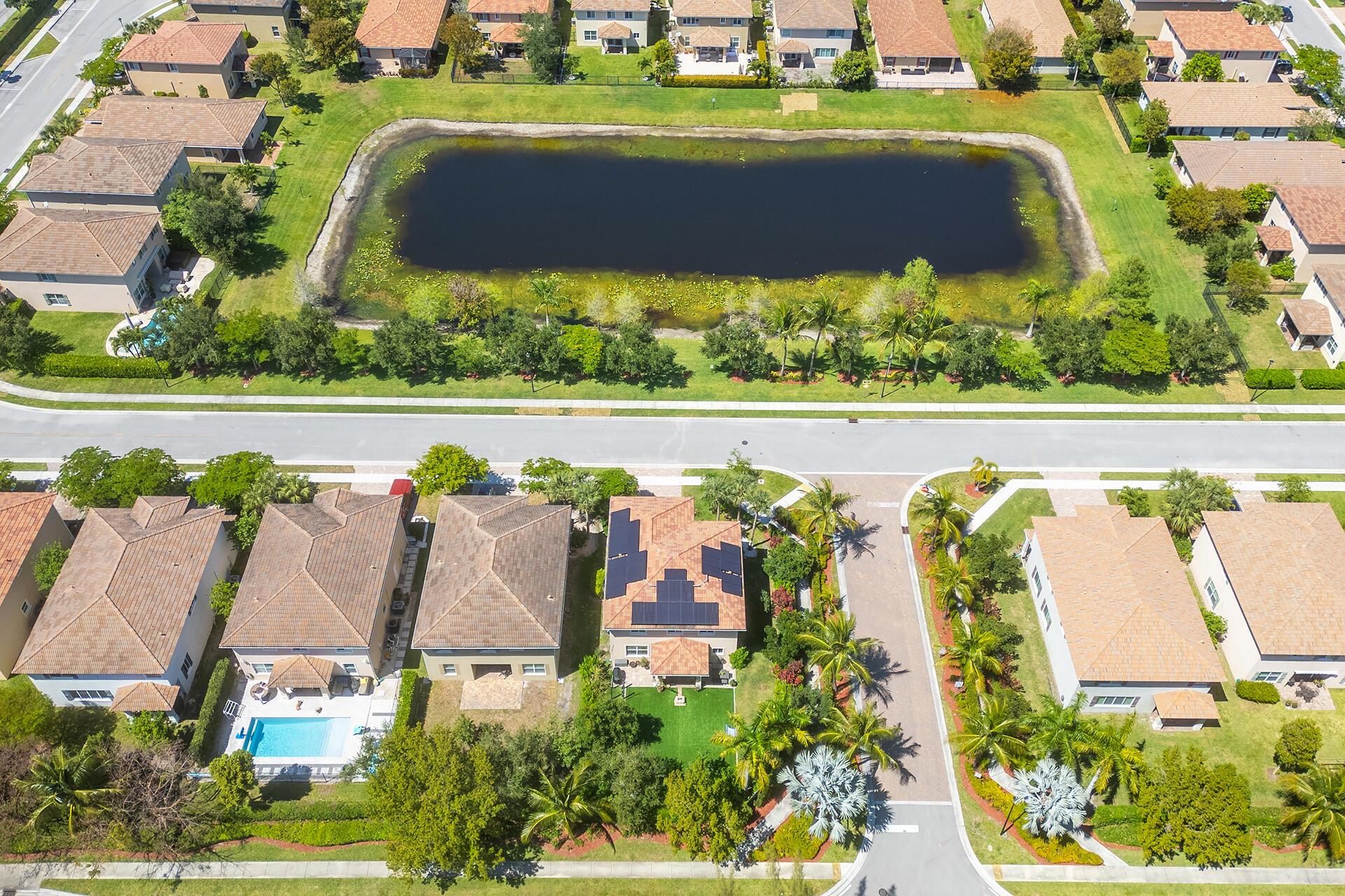 4725 Foxtail Palm Court