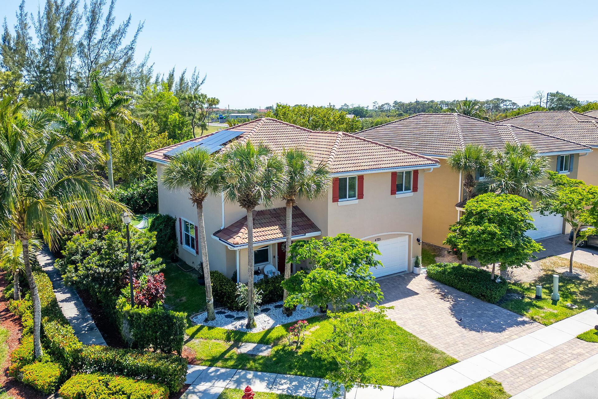 4725 Foxtail Palm Court