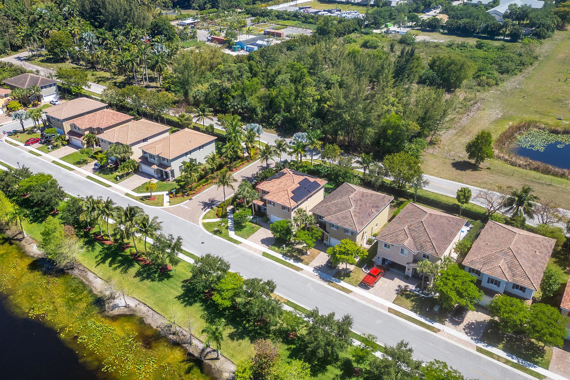 4725 Foxtail Palm Court