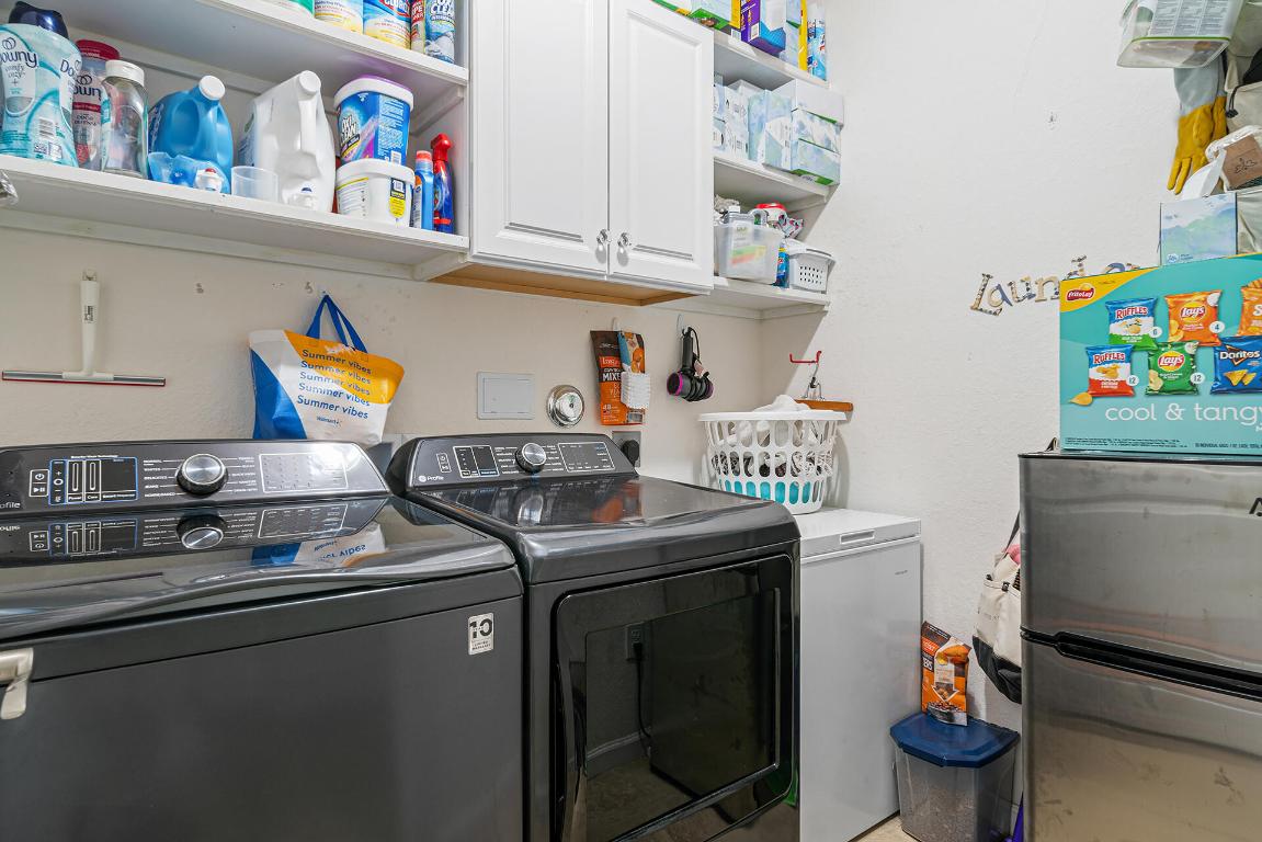 4725 Foxtail Palm Court