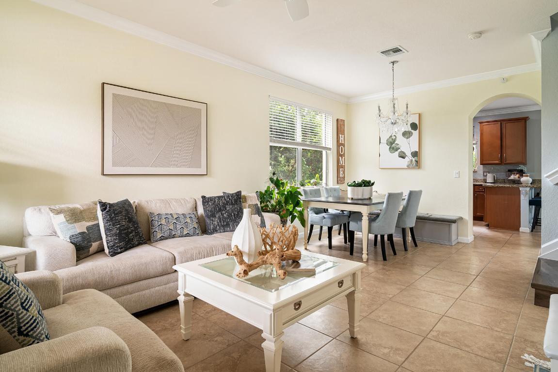 4725 Foxtail Palm Court