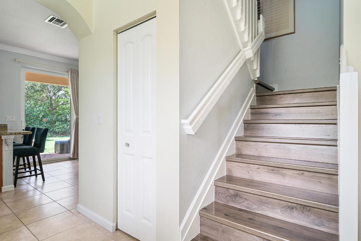 4725 Foxtail Palm Court