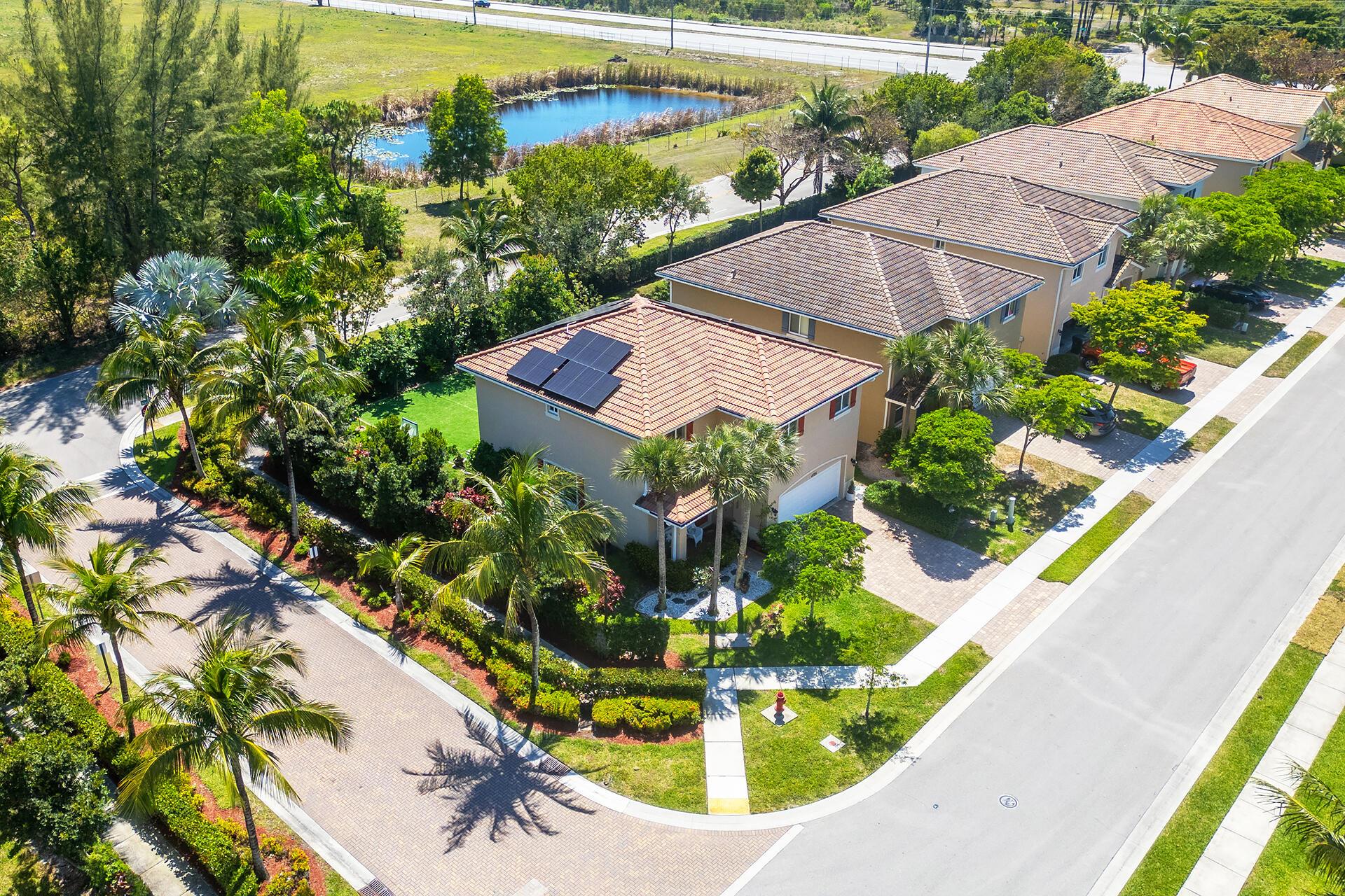 4725 Foxtail Palm Court