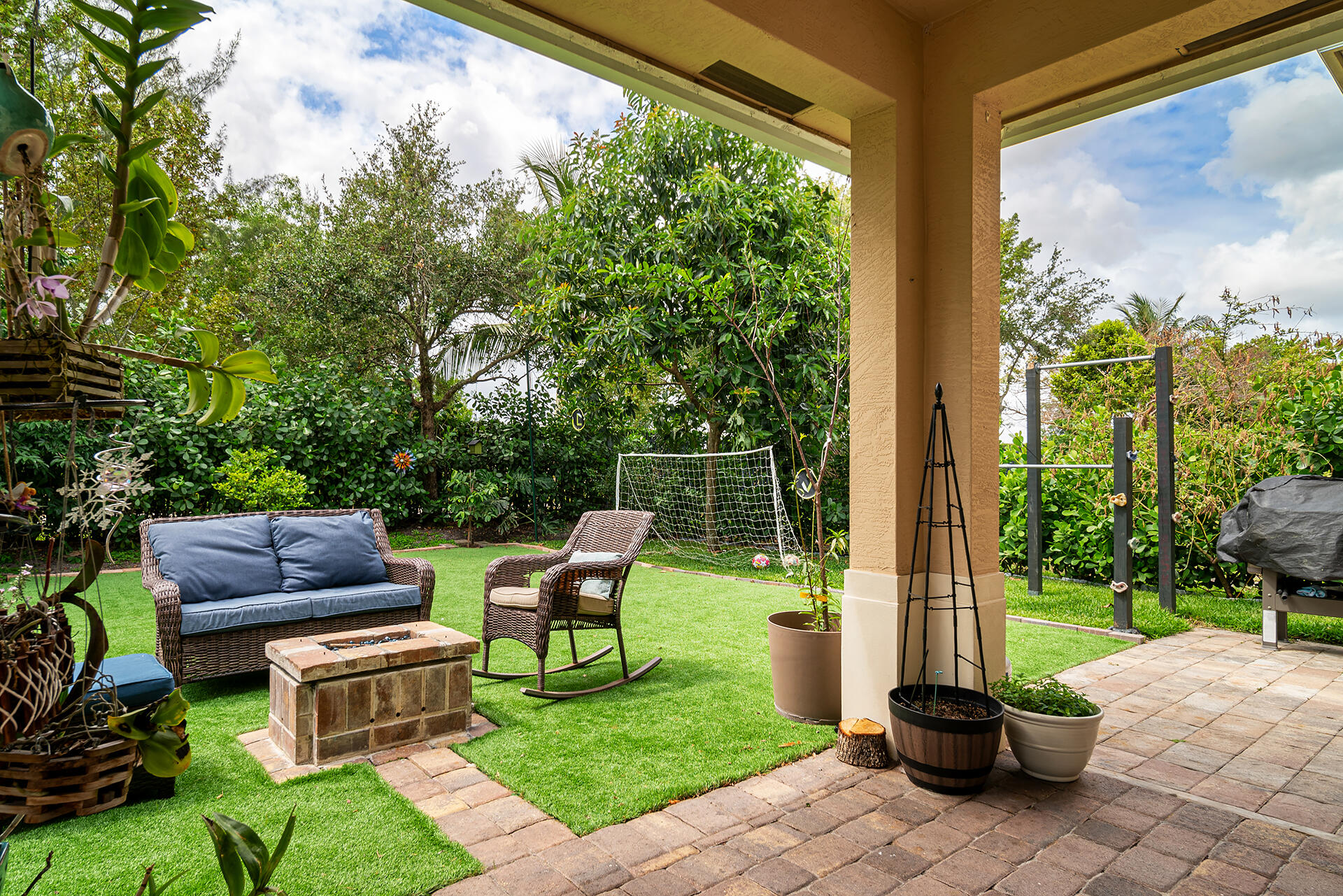 4725 Foxtail Palm Court