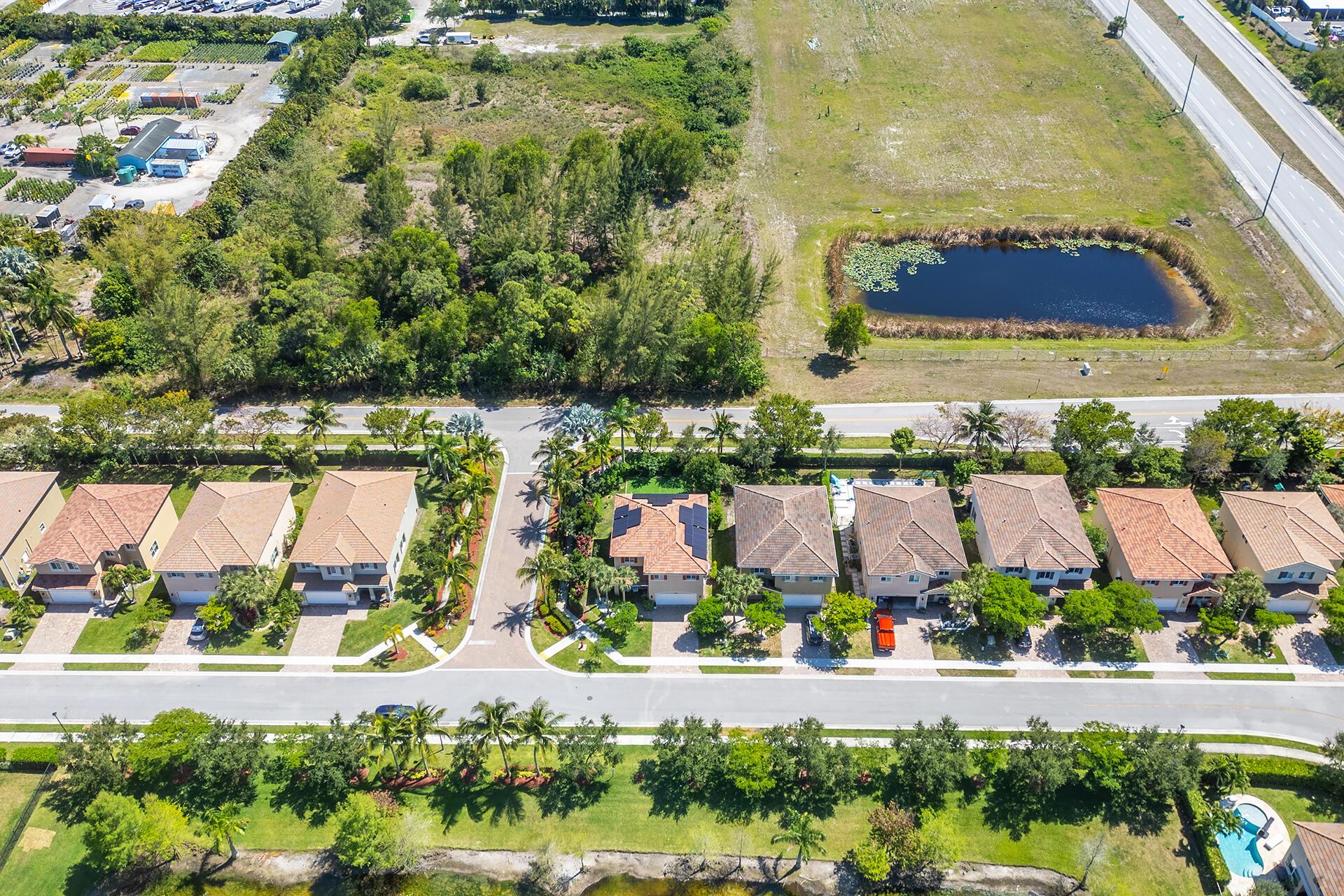 4725 Foxtail Palm Court